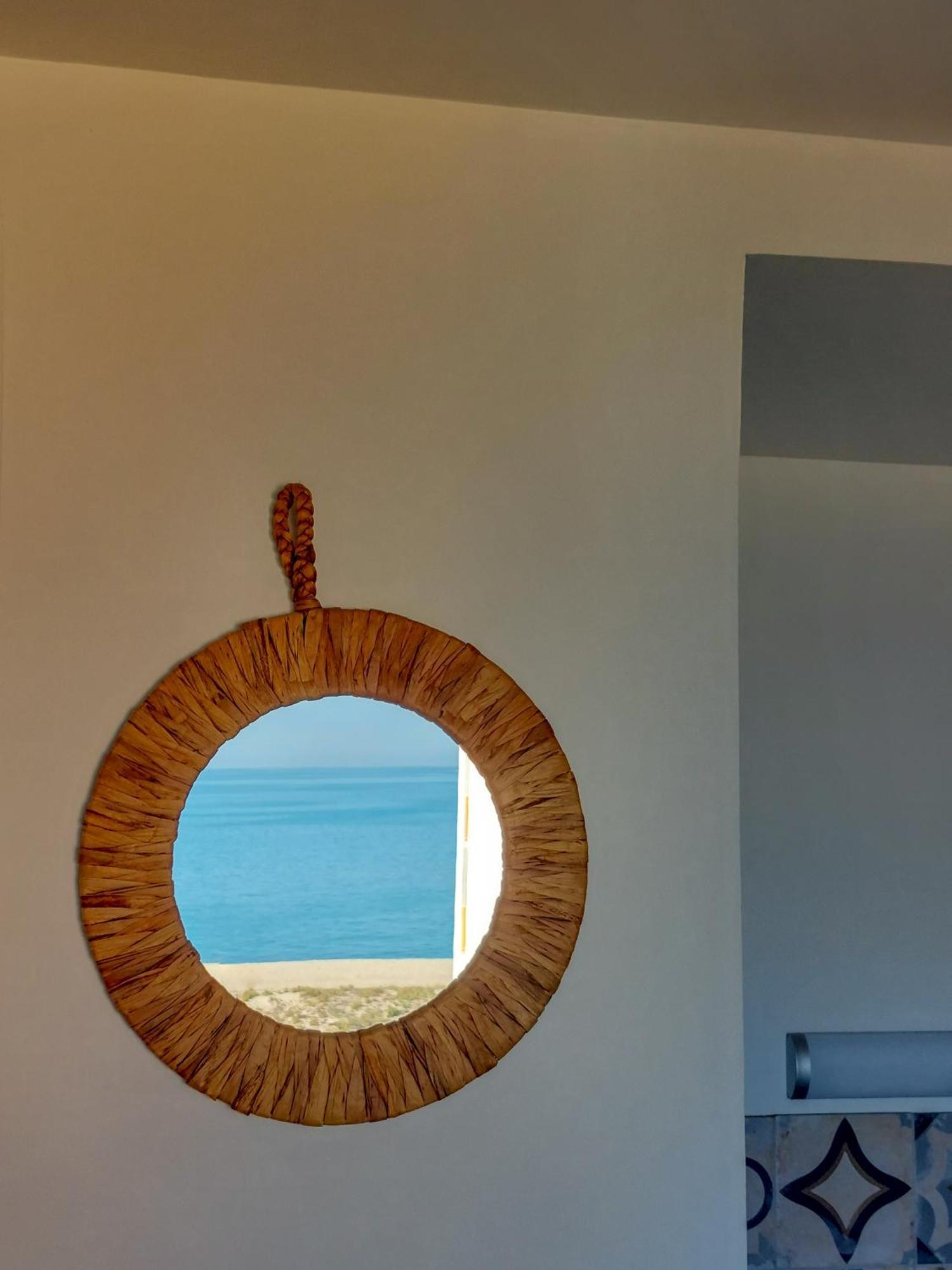 Agréable appartement rénové avec une terrasse vue mer, parking et Wifi gratuit Le Barcarès Esterno foto