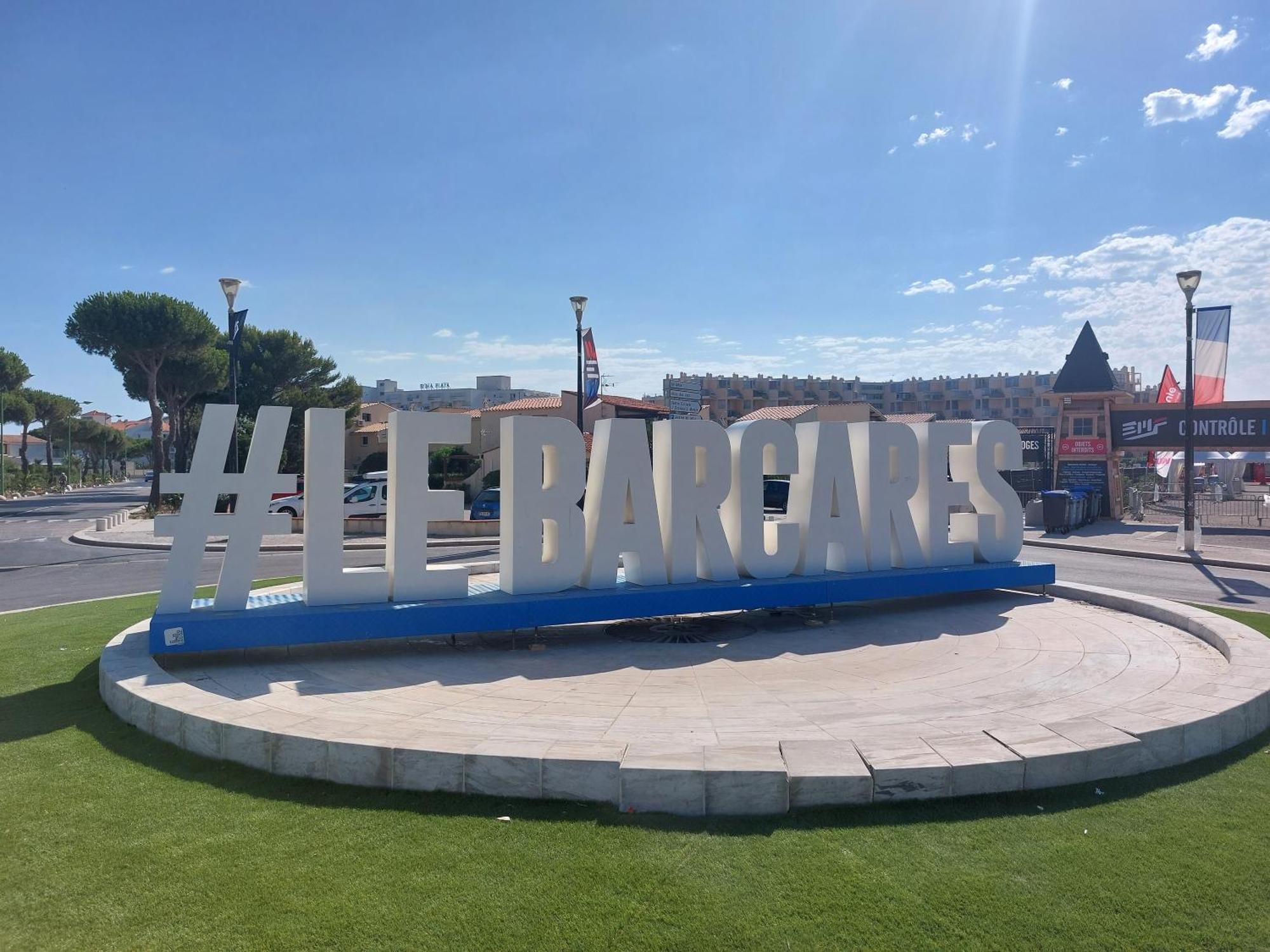 Agréable appartement rénové avec une terrasse vue mer, parking et Wifi gratuit Le Barcarès Esterno foto