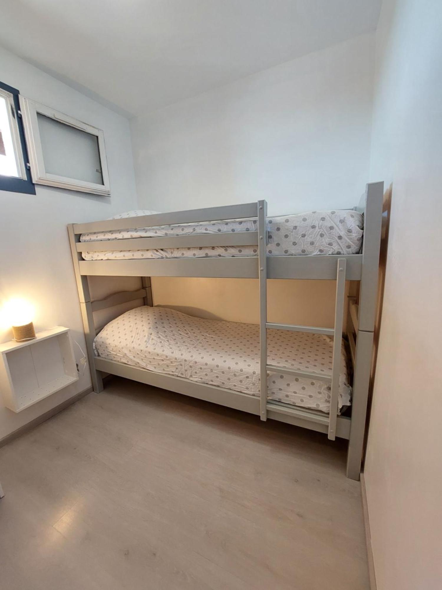 Agréable appartement rénové avec une terrasse vue mer, parking et Wifi gratuit Le Barcarès Esterno foto